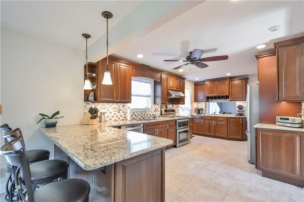 106 Countryview Drive McKees Rocks, PA 15136 - Photo 5 of 25 Kitchen
