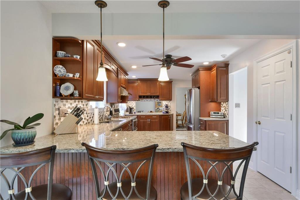106 Countryview Drive McKees Rocks, PA 15136 - Photo 6 of 25 Kitchen