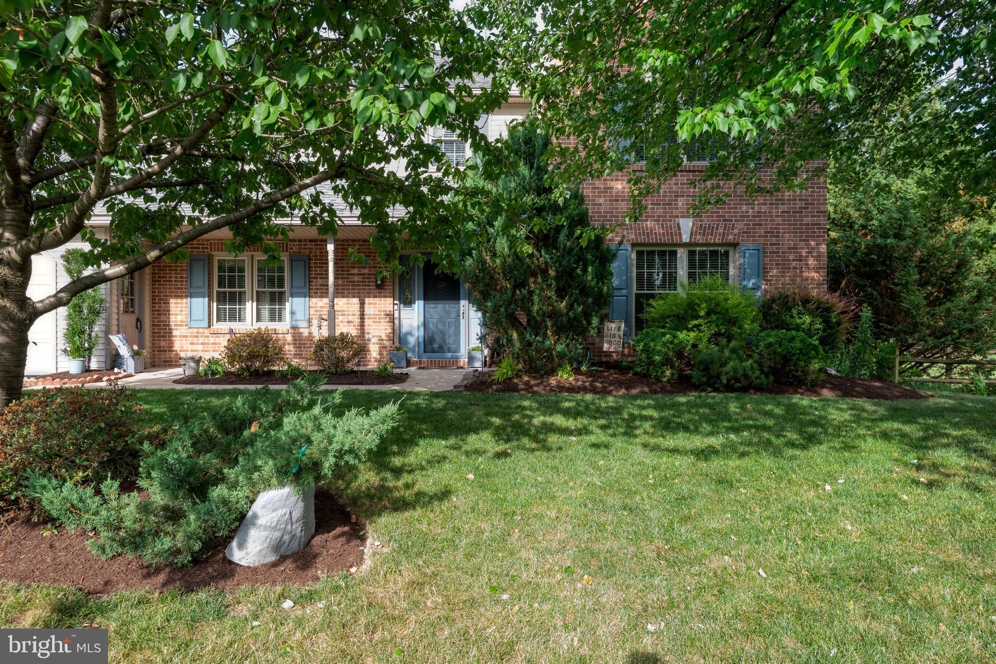 13 Diane Avenue Lititz, PA 17543 - Photo 3 of 46