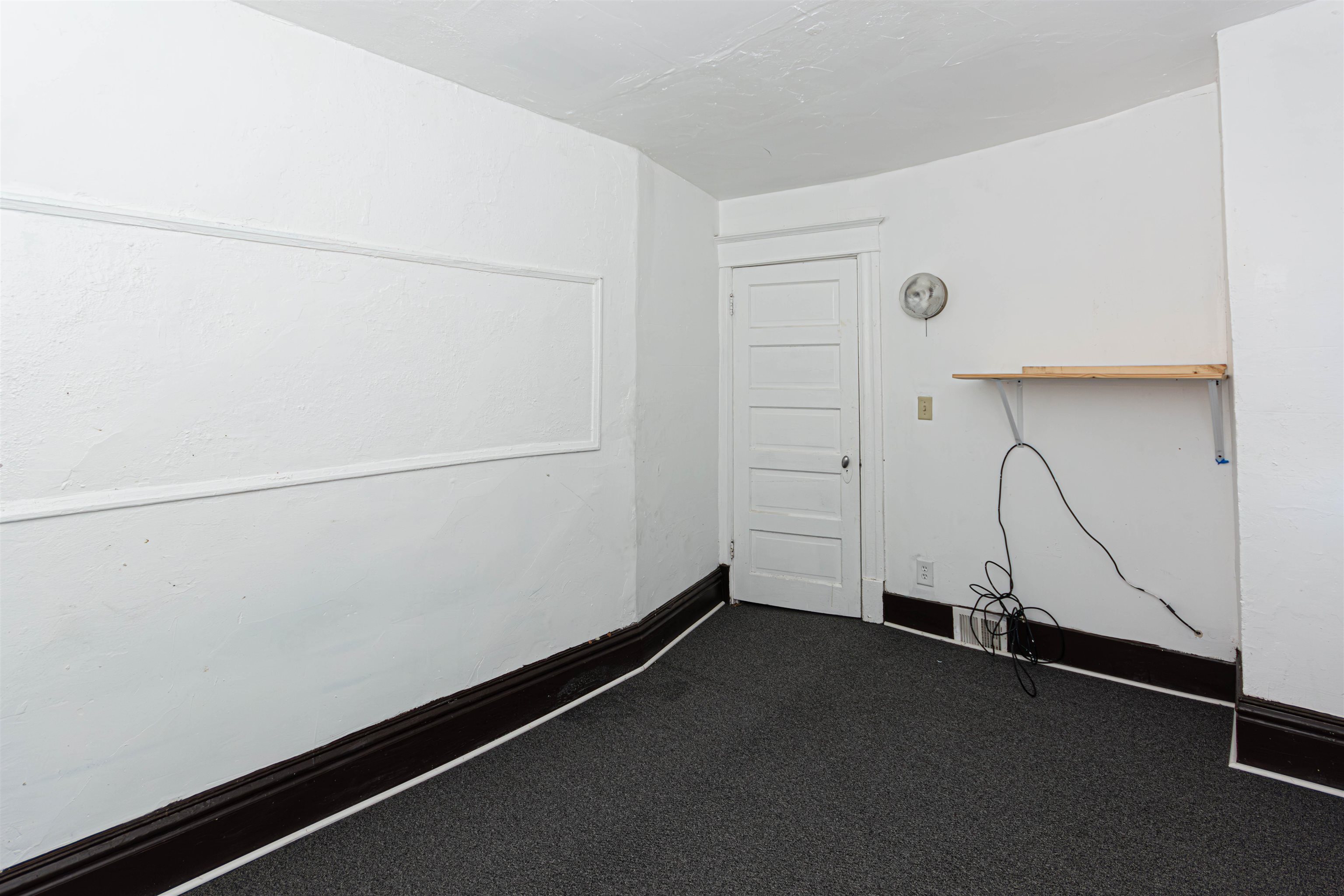 1017 Ridge Avenue Rockford, IL 61103 - Photo 11 of 20 a view of an empty room