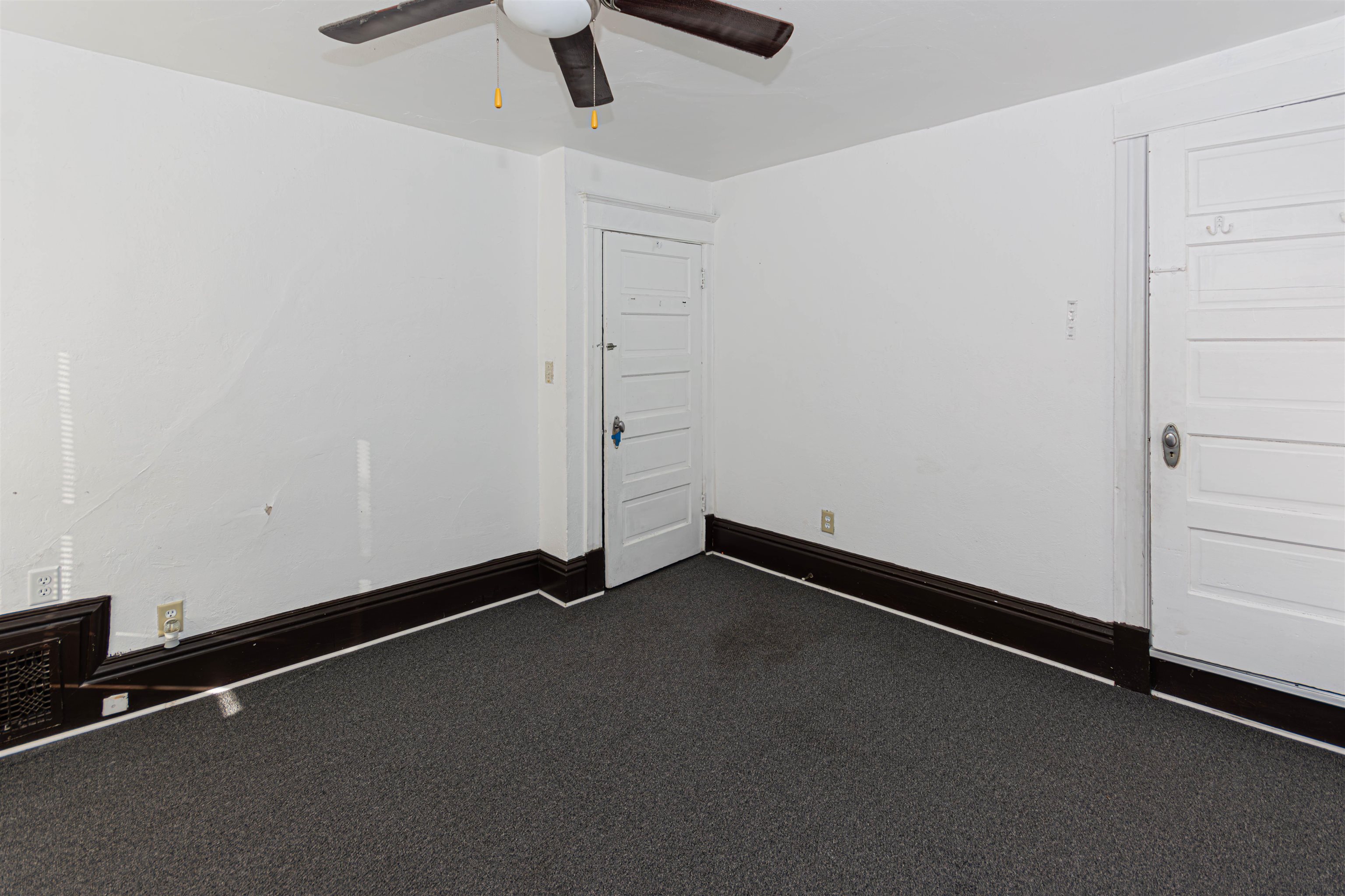 1017 Ridge Avenue Rockford, IL 61103 - Photo 17 of 20 an empty room with floor to ceiling window