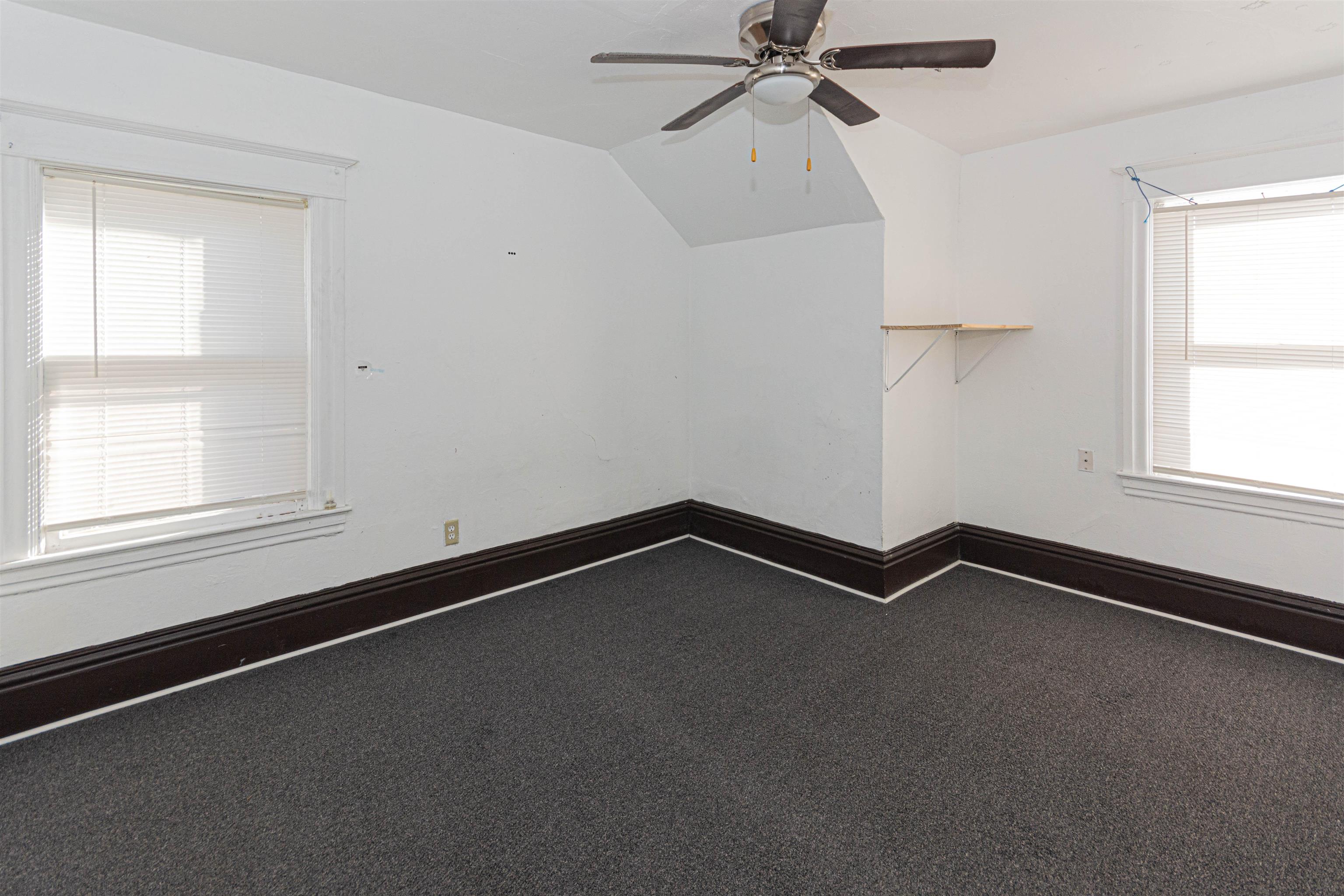 1017 Ridge Avenue Rockford, IL 61103 - Photo 10 of 20 an empty room with windows