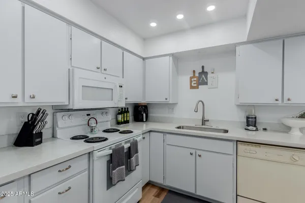 $350,000 | 425 South Parkcrest, Unit 334, Mesa, AZ 85206