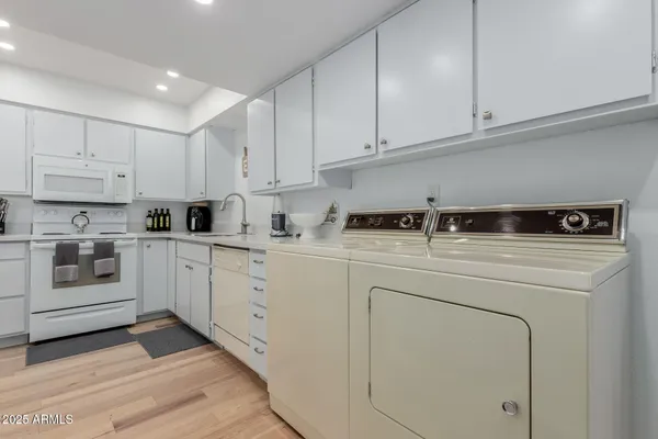 $350,000 | 425 South Parkcrest, Unit 334, Mesa, AZ 85206