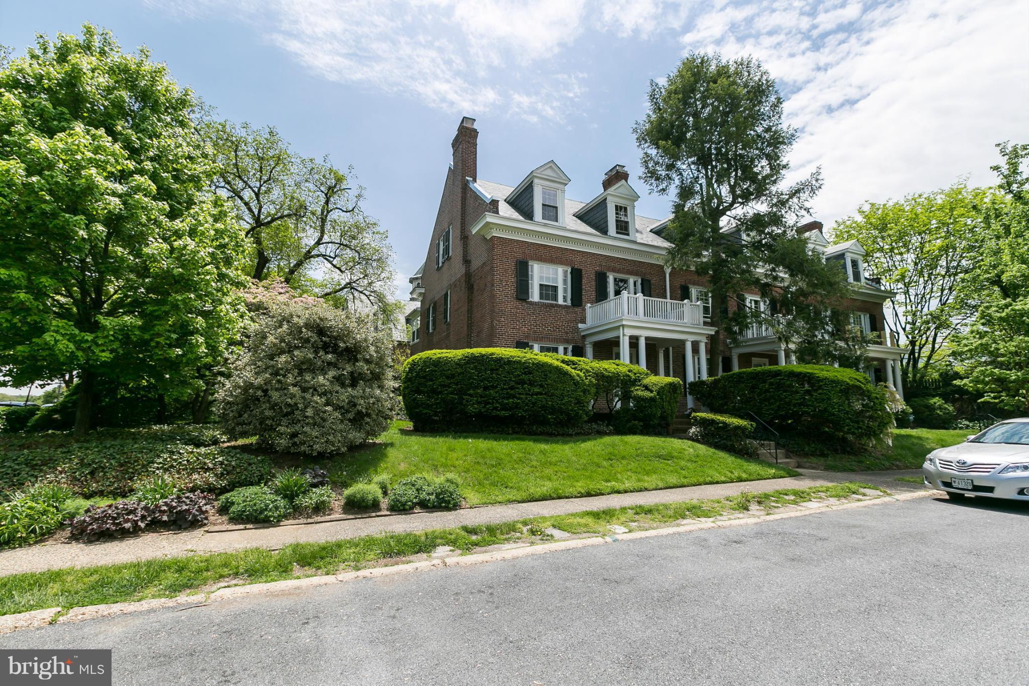 4312 Roland Avenue Baltimore, MD 21210 - Photo 1 of 30 Exterior (Front)
