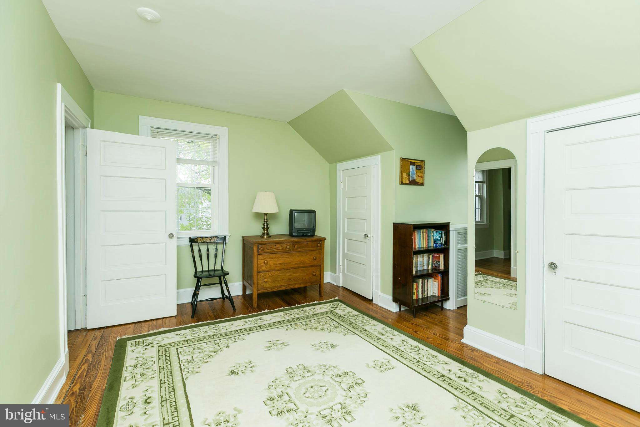 4312 Roland Avenue Baltimore, MD 21210 - Photo 20 of 30 Bedroom