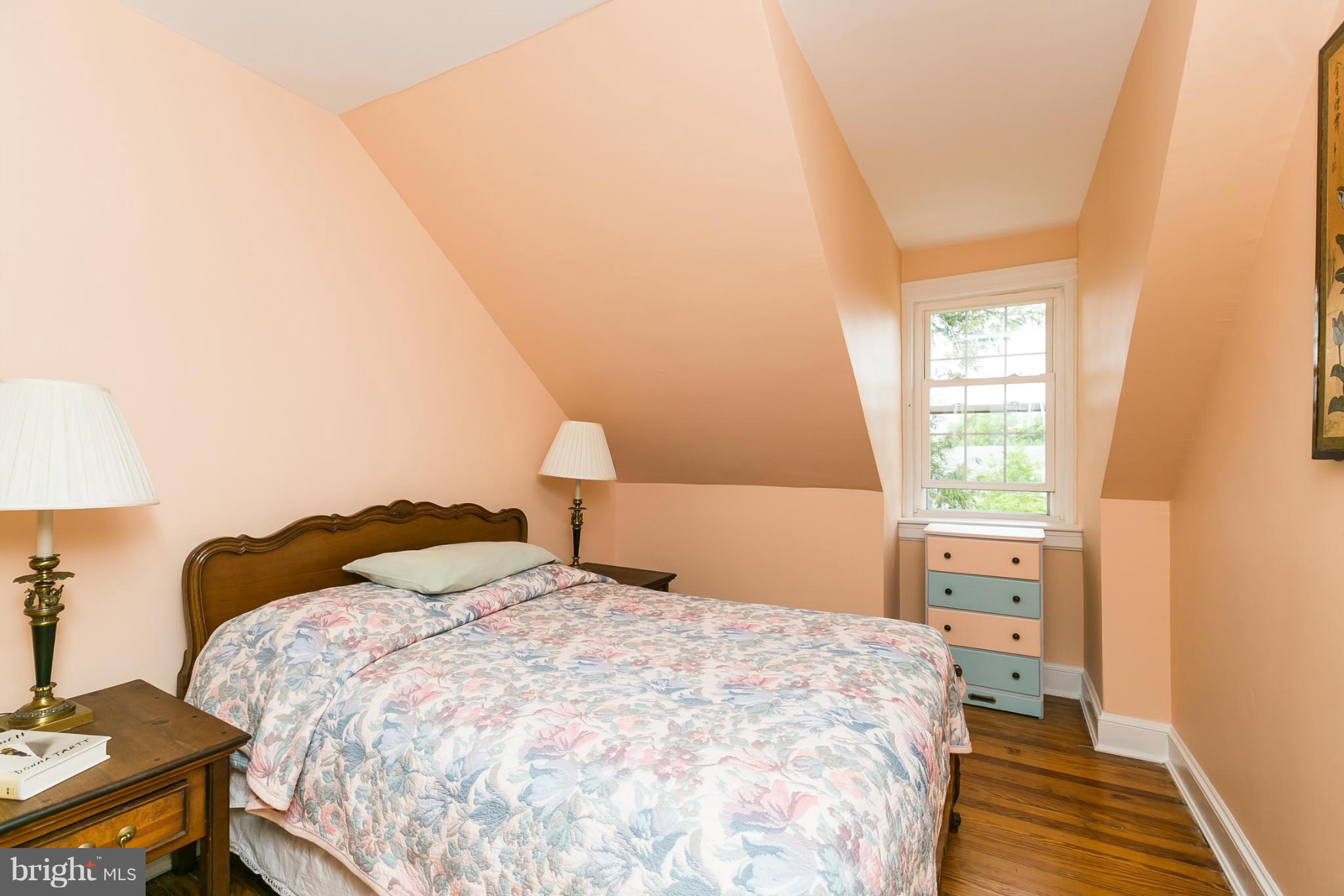 4312 Roland Avenue Baltimore, MD 21210 - Photo 23 of 30 Bedroom
