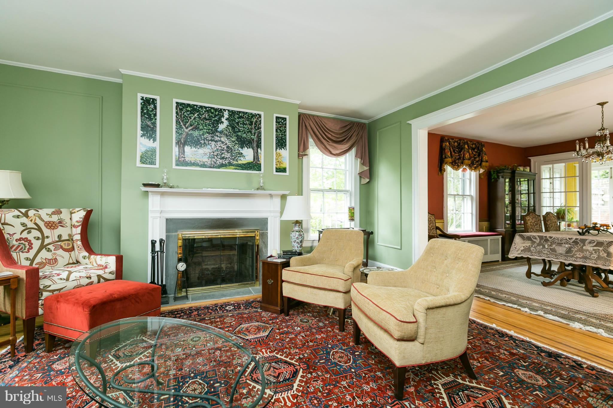 4312 Roland Avenue Baltimore, MD 21210 - Photo 5 of 30 Living Room