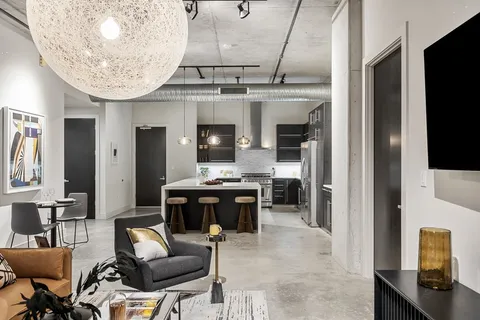 $825,000 | 800 West 5th Street, Unit 703, Austin, TX 78703