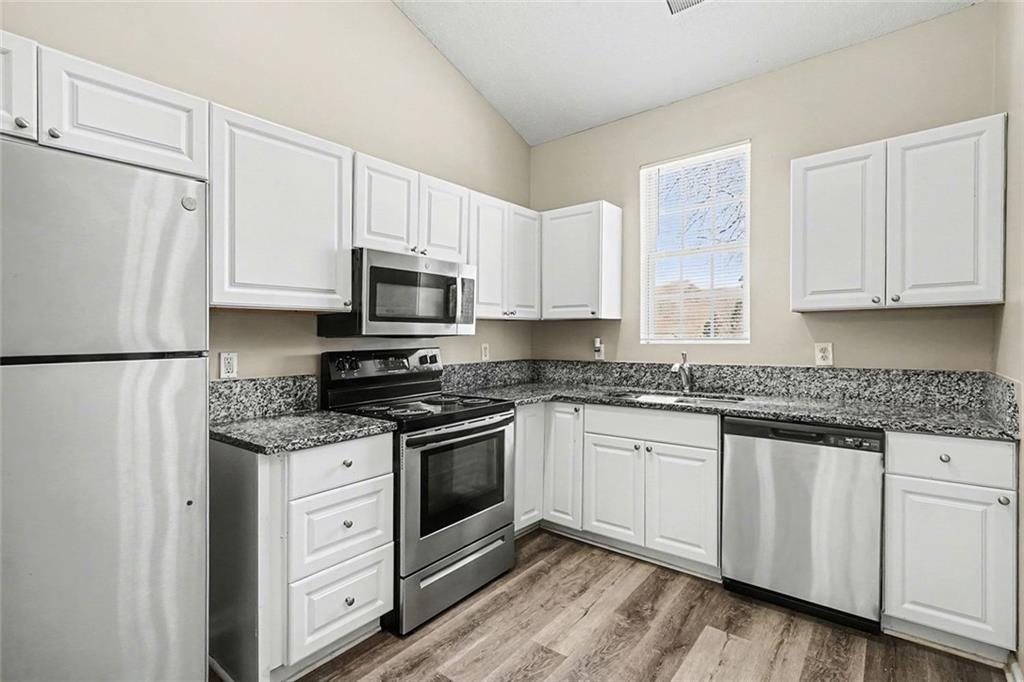 6667 Sunset Park Rex, GA 30273 - Photo 4 of 15