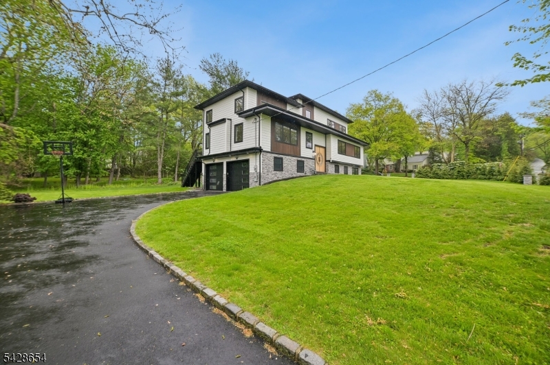 148 Great Hills Road Short Hills, NJ 07078 - Photo 4 of 48
