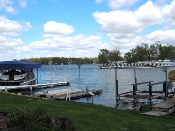$679,900 | 205 Lane 101 Jimmerson Lake, Angola, IN 46703