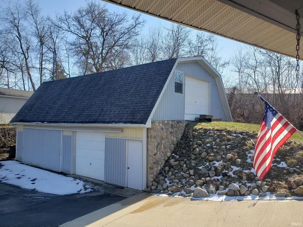 $679,900 | 205 Lane 101 Jimmerson Lake, Angola, IN 46703