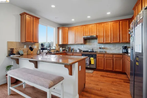 $998,000 | 106 White Cap Cove, Hercules, CA 94547