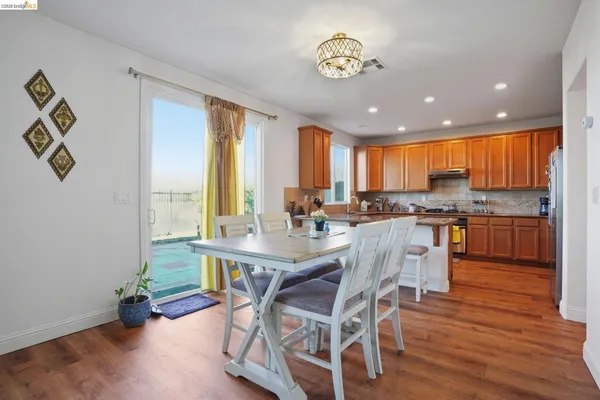 $998,000 | 106 White Cap Cove, Hercules, CA 94547