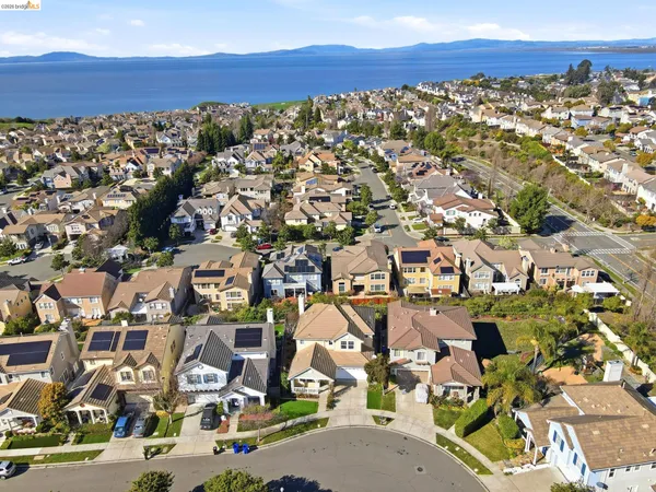 $998,000 | 106 White Cap Cove, Hercules, CA 94547