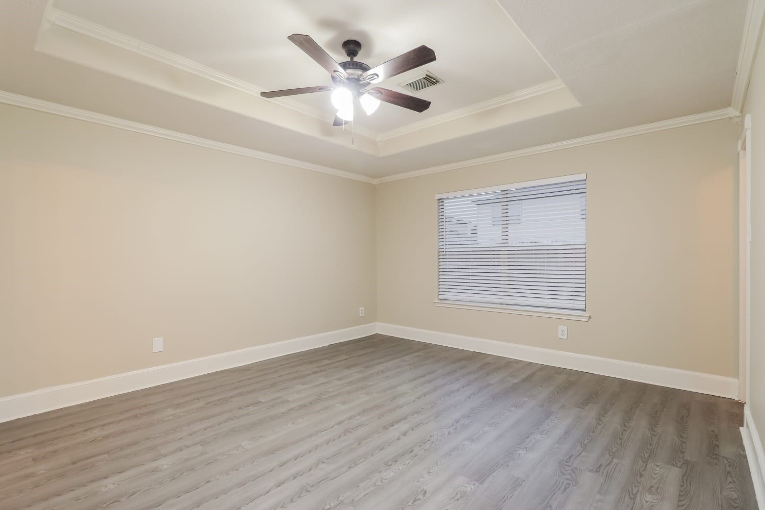 6806 Baron Gate Court Spring, TX 77379 - Photo 10 of 15