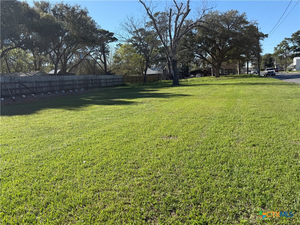 505 South Wells Street Edna, TX 77957 - Photo 2 of 4