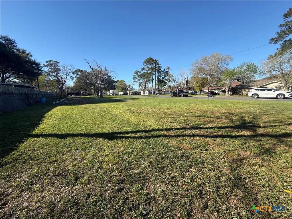 505 South Wells Street Edna, TX 77957 - Photo 3 of 4