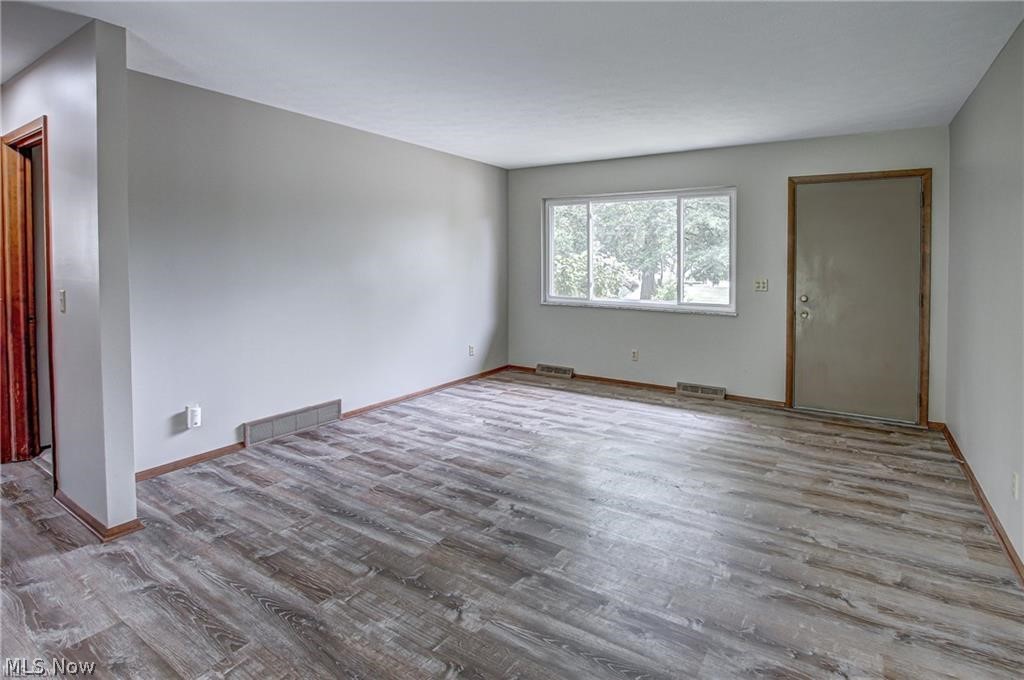 21002 Lunn Road Strongsville, OH 44149 - Photo 8 of 31