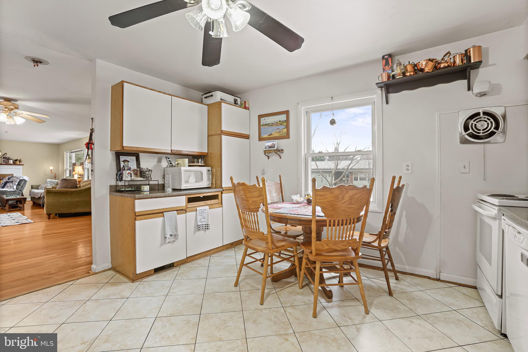 3504 Wakefield Street Colonial Beach, VA 22443 - Photo 18 of 53 a view of a dining room with furniture