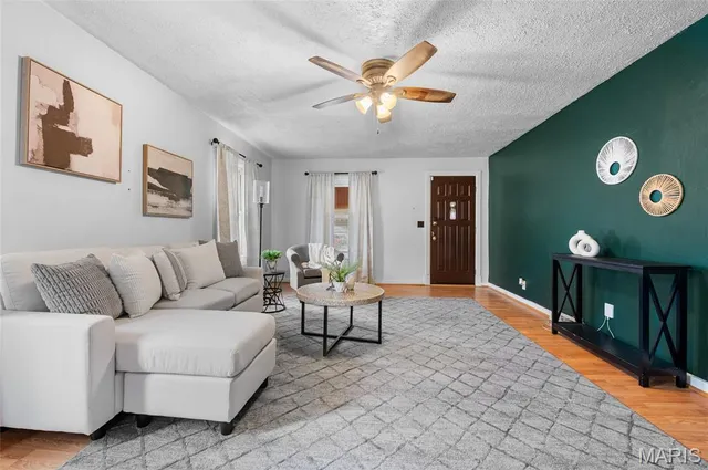 $150,000 | 340 South 10th Street, Wood River, IL 62095