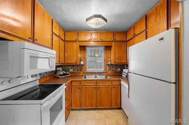 $150,000 | 340 South 10th Street, Wood River, IL 62095