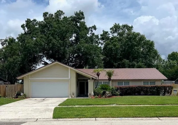 $374,900 | 1304 Sandalwood Drive, Plant City, FL 33563