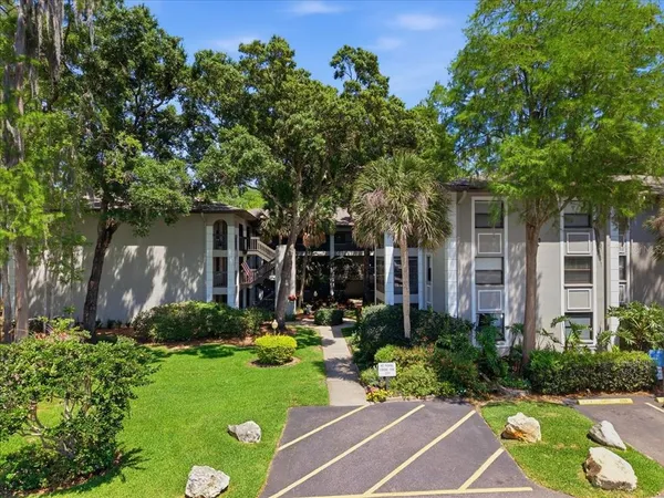 $180,000 | 3399 Mermoor Drive, Unit 101, Palm Harbor, FL 34685