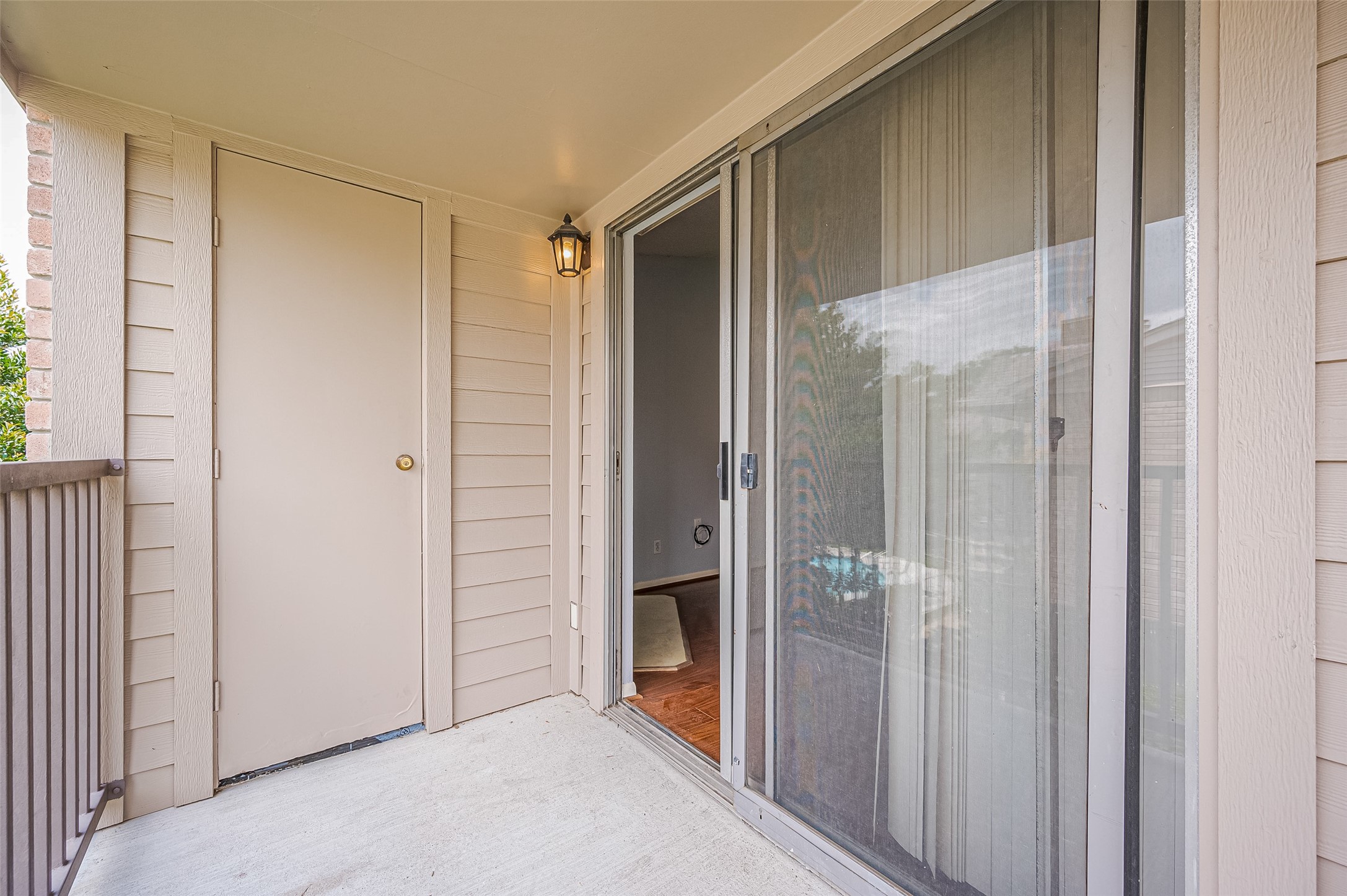 3100 Jeanetta Street, Unit 1104 Houston, TX 77063 - Photo 22 of 25 a view of elevator with hallway