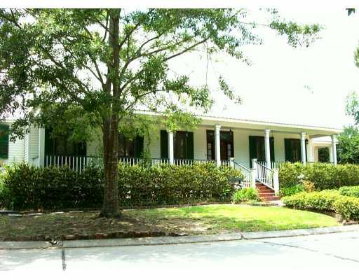 9720 Robin Lane River Ridge, LA 70123 - Photo 1 of 8