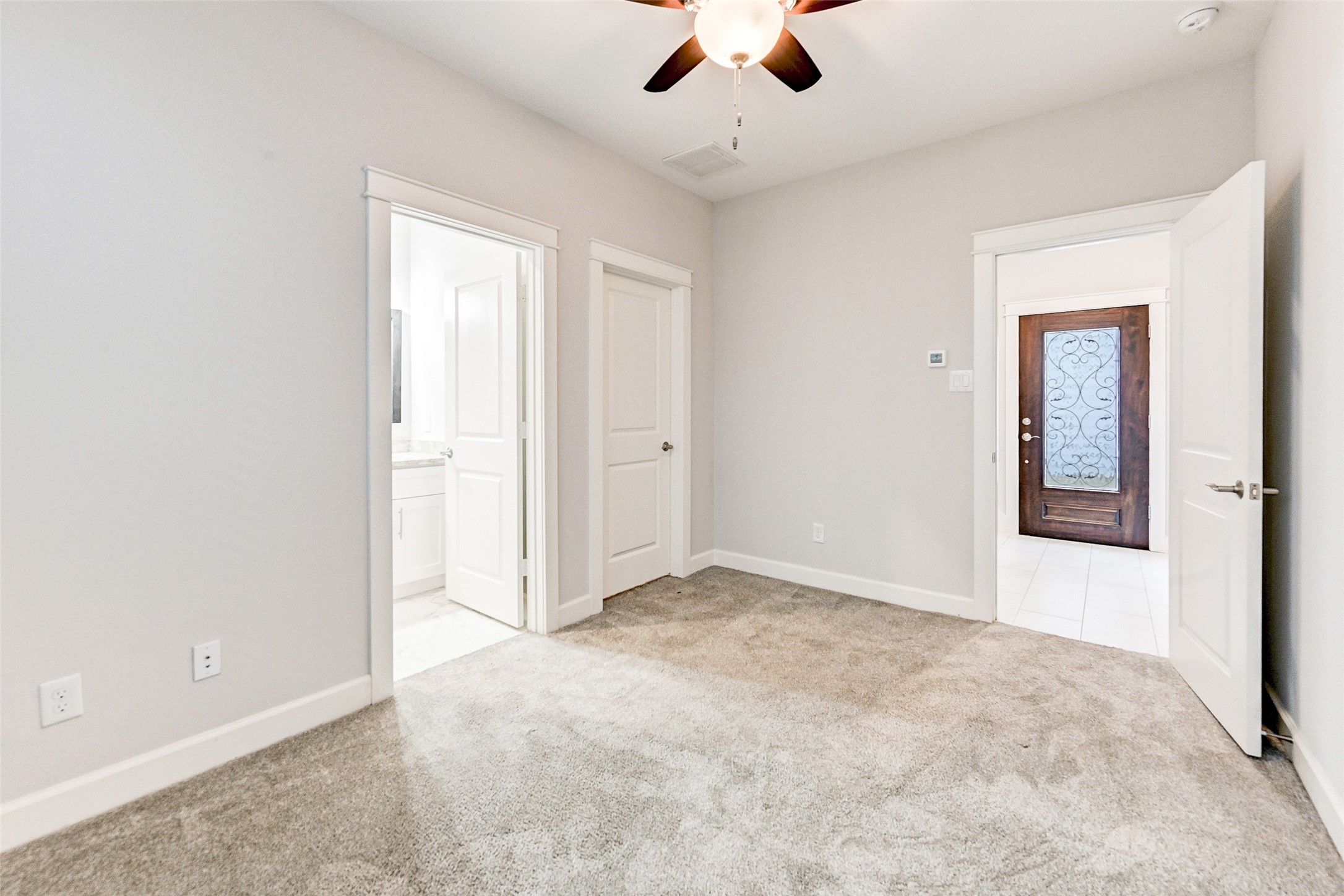 705-rd Link Road Houston, TX 77009 - Photo 6 of 27