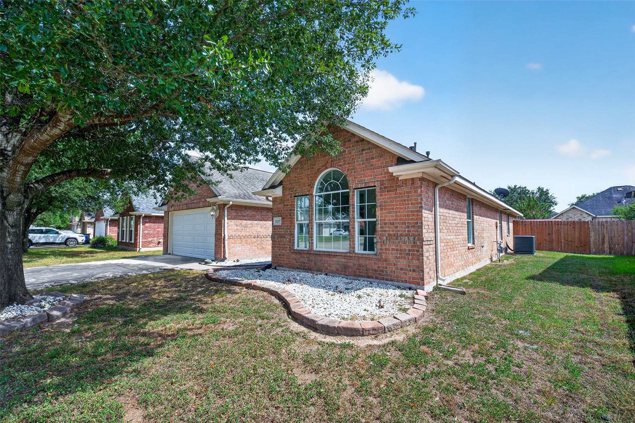 2127 Hannover Way Spring, TX 77388 - Photo 4 of 44 Gallery Image 4