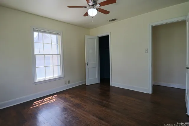 $1,900 | 503 South Lewis Avenue, Kerrville, TX 78028