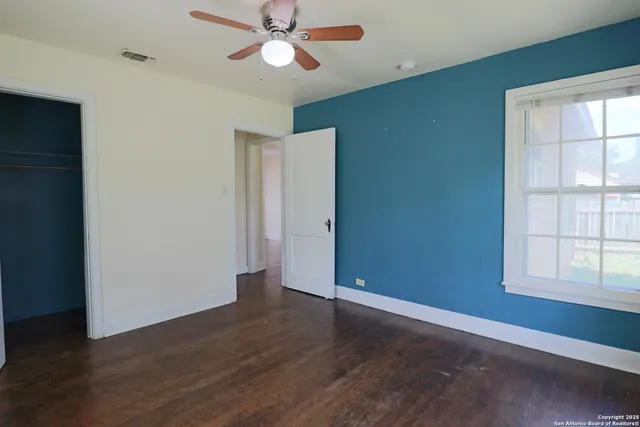 $1,900 | 503 South Lewis Avenue, Kerrville, TX 78028