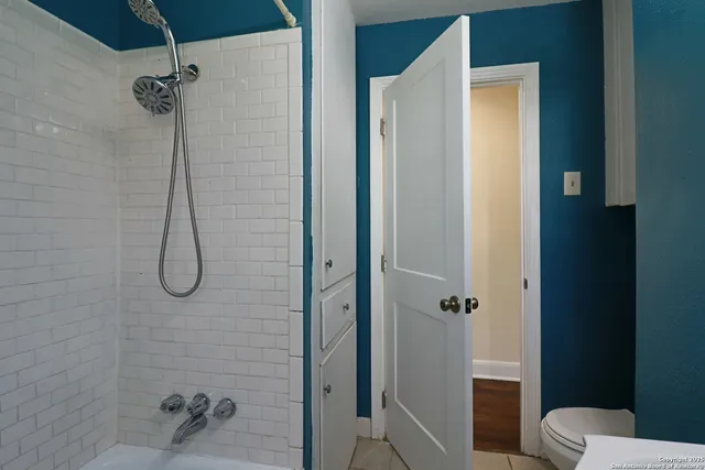 $1,900 | 503 South Lewis Avenue, Kerrville, TX 78028