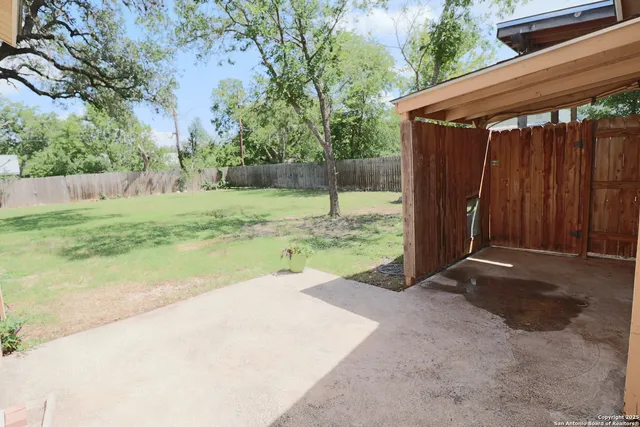 $1,900 | 503 South Lewis Avenue, Kerrville, TX 78028