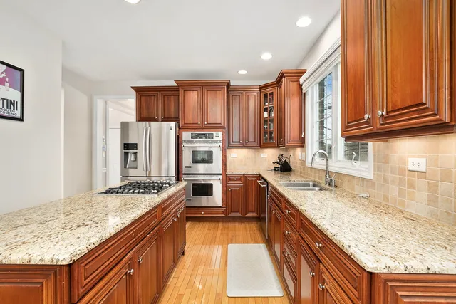 $650,000 | 1 Open Parkway North, Hawthorn Woods, IL 60047