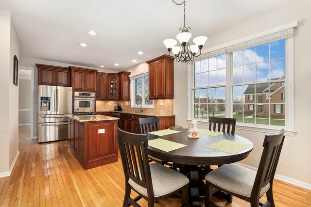 $650,000 | 1 Open Parkway North, Hawthorn Woods, IL 60047