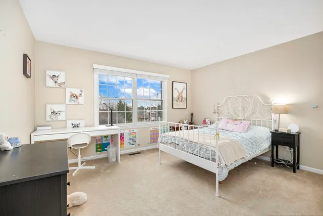 $650,000 | 1 Open Parkway North, Hawthorn Woods, IL 60047