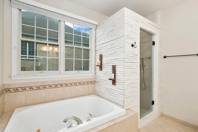 $650,000 | 1 Open Parkway North, Hawthorn Woods, IL 60047