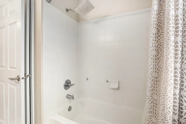 $650,000 | 1 Open Parkway North, Hawthorn Woods, IL 60047