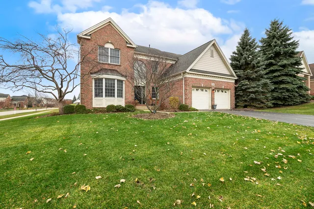 $650,000 | 1 Open Parkway North, Hawthorn Woods, IL 60047