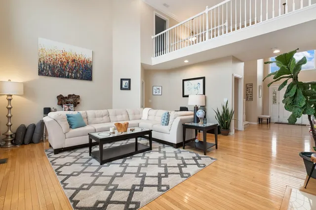 $650,000 | 1 Open Parkway North, Hawthorn Woods, IL 60047