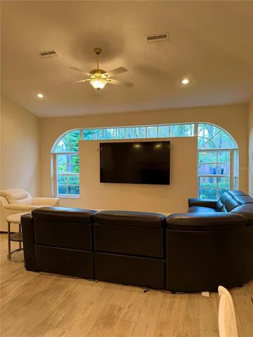 $2,300 | 9448 Tooke Shore Drive, Weeki Wachee, FL 34613