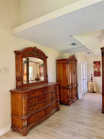 $2,300 | 9448 Tooke Shore Drive, Weeki Wachee, FL 34613