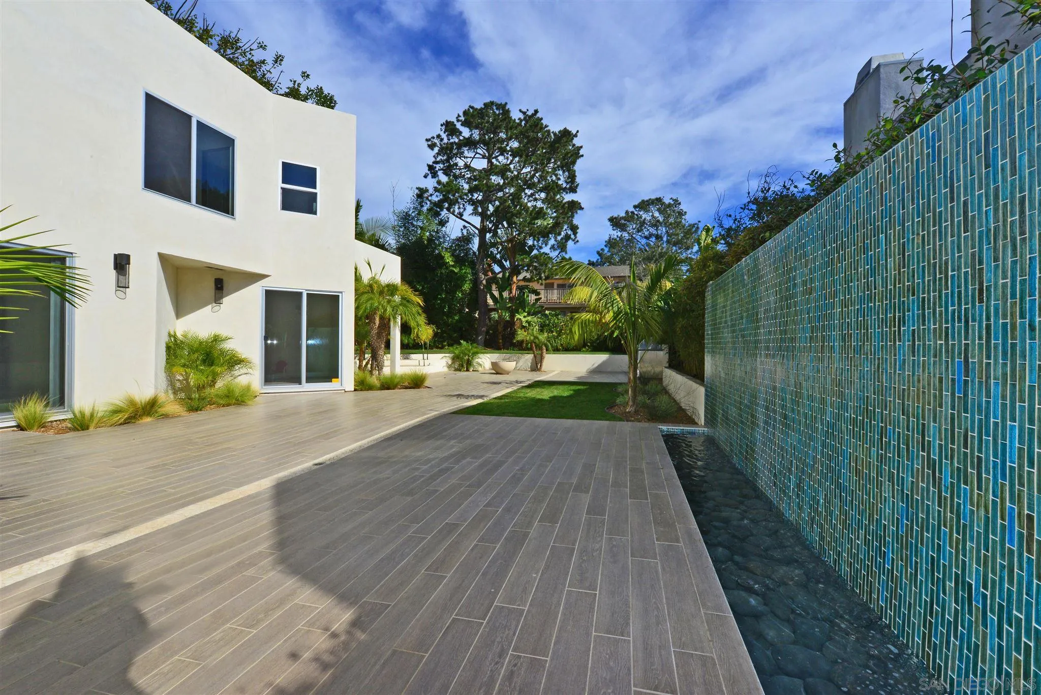 13721 Pine Needles Drive Del Mar, CA 92014 - Photo 27 of 32 a view of a house with a yard