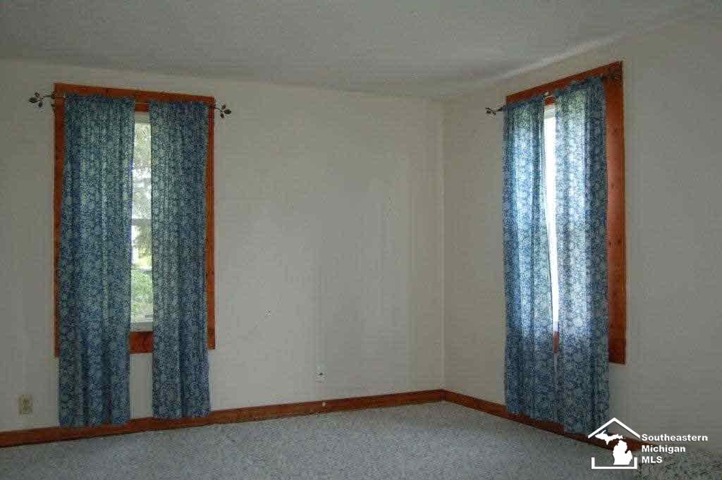 127 East Erie Road Temperance, MI 48182 - Photo 11 of 11 20440438-10.JPG