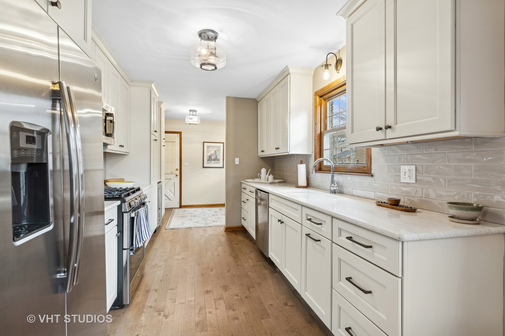 1911 Birch Street Park Ridge, IL 60068 - Photo 5 of 29 Gallery Image 5