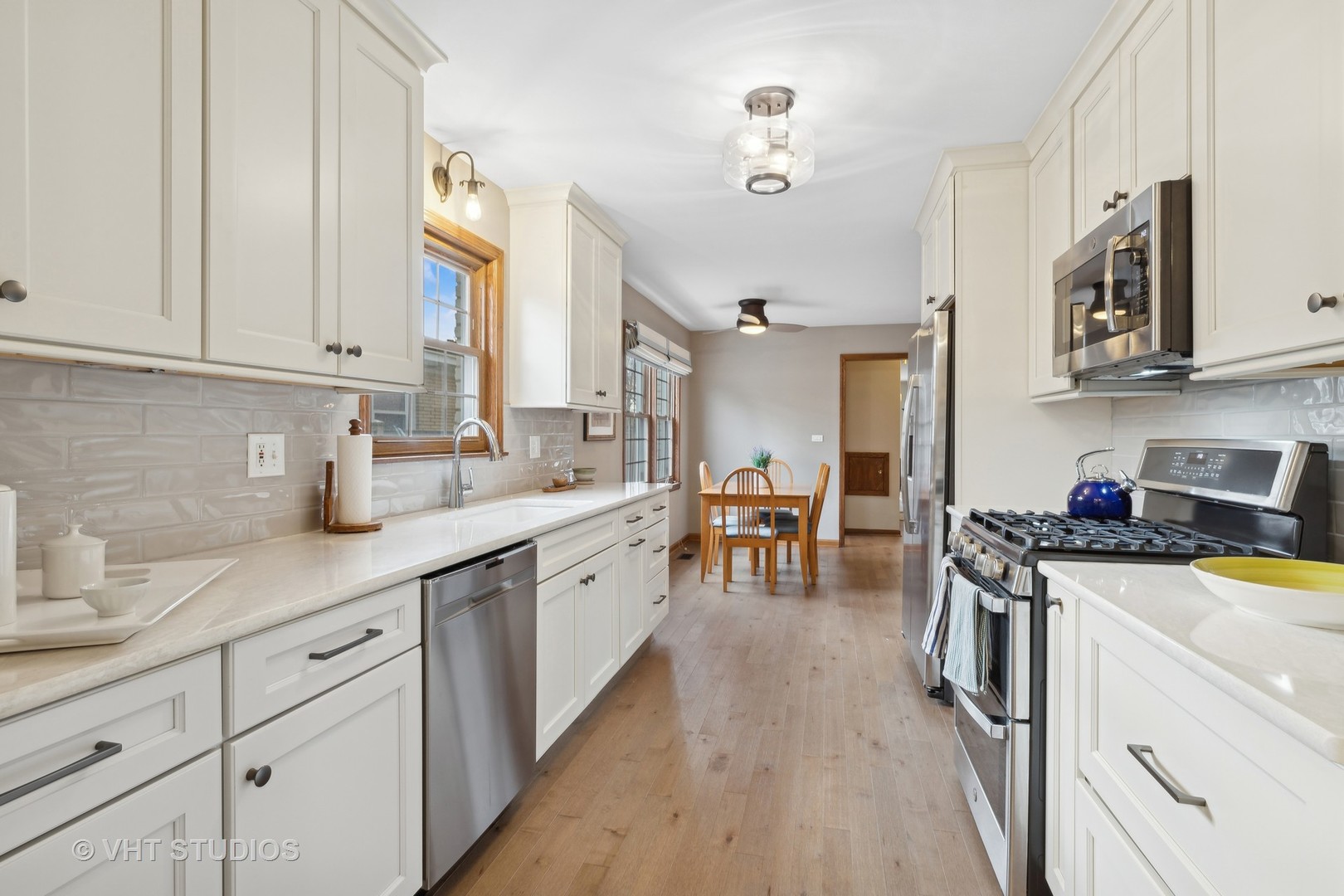 1911 Birch Street Park Ridge, IL 60068 - Photo 6 of 29 Gallery Image 6